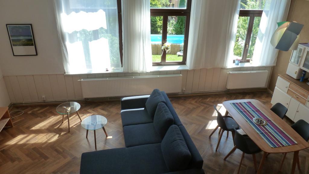 Alte Schule Lägenhet Tambach-Dietharz Exteriör bild
