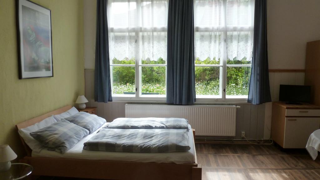 Alte Schule Lägenhet Tambach-Dietharz Exteriör bild